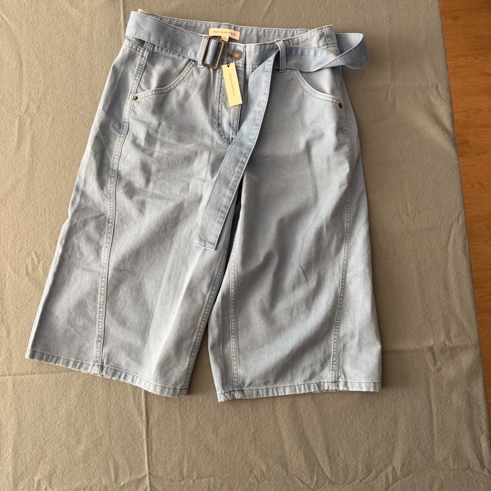 Banana Republic Womens Light Wash Belted Wide Leg Bermuda Shorts Blue Size 4 NEW